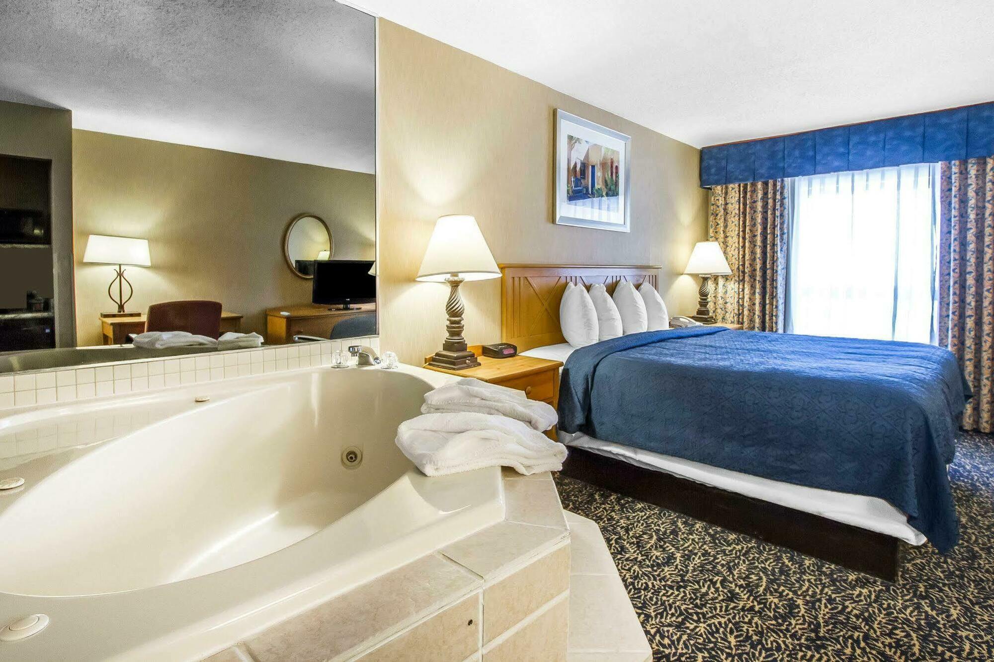 Quality Inn 3*